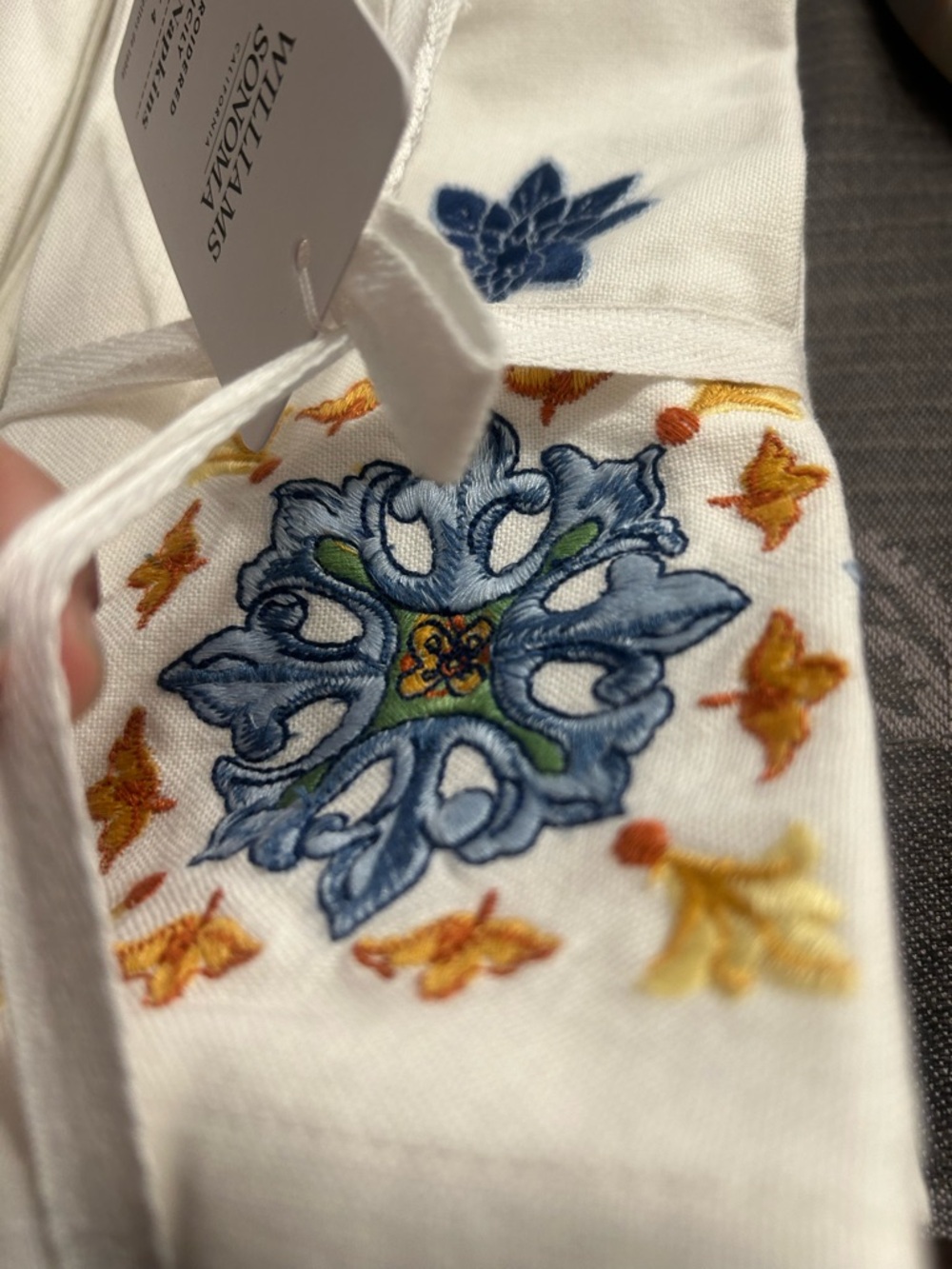 NWT Williams Sonoma White Dinner Napkins with Blue, Green and Yellow Embroidery - Picture 6 of 6